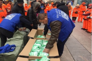 關(guān)愛環(huán)衛(wèi)工人，傳遞公益力量