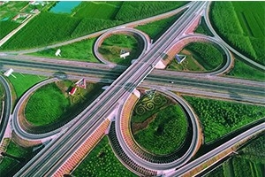 高速公路上如何安全行駛？看完這些指南讓你心不慌