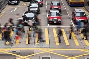 車輛右轉(zhuǎn)彎時不注意這些！兩本駕照都不夠扣，老司機(jī)都會犯錯！