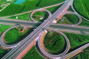 高速公路上如何安全行駛？看完這些指南讓你心不慌