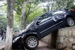 汽車剎車失靈前的4個(gè)征兆，記住了關(guān)鍵時(shí)候能保命！