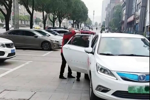 從自主創(chuàng)業(yè)到萬(wàn)順叫車(chē)司機(jī)共創(chuàng)人，換個(gè)舞臺(tái)堅(jiān)持優(yōu)秀